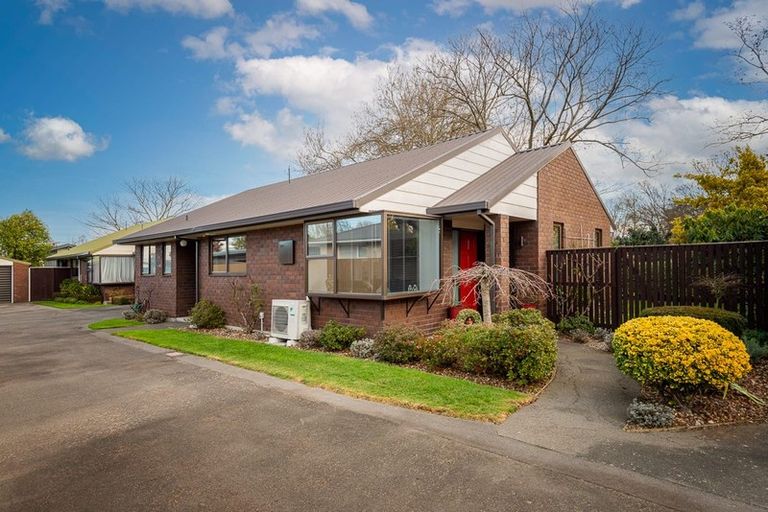 Photo of property in 3/13 Abberley Crescent, St Albans, Christchurch, 8014