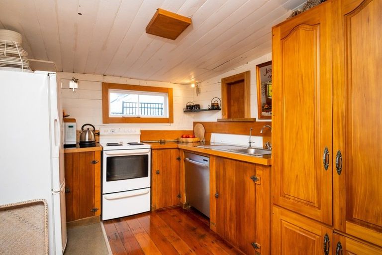 Photo of property in 42 Cameron Road, Bluff Hill, Napier, 4110