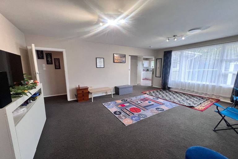 Photo of property in 2/61 Aorangi Road, Bryndwr, Christchurch, 8053