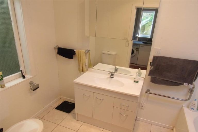 Photo of property in 7 Saint Michaels Crescent, Kelburn, Wellington, 6012