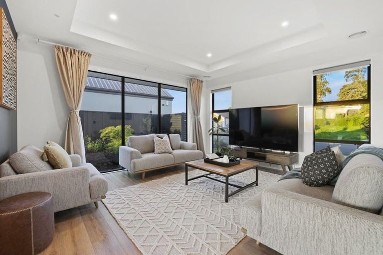 Photo of property in 24 Irvines Track, Halswell, Christchurch, 8025