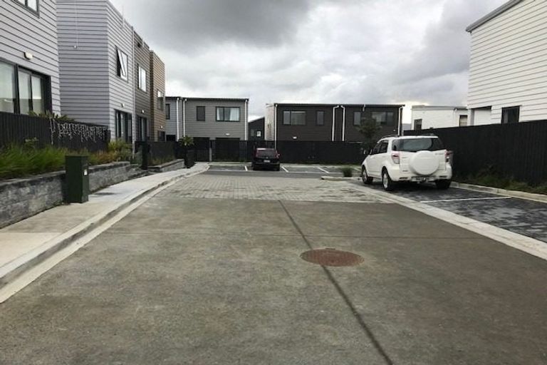 Photo of property in 5 Fuselage Road, Hobsonville, Auckland, 0616