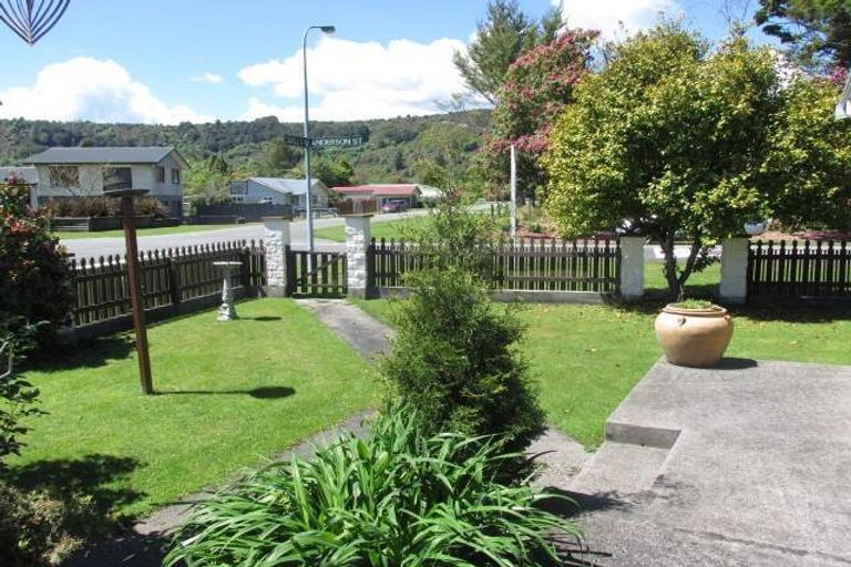 Photo of property in 16 Andersen Street, Reefton, 7830