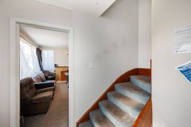 Photo of property in 2 Antrim Place, Hokowhitu, Palmerston North, 4410