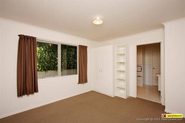 Photo of property in 12a Winstone Place, Highlands Park, New Plymouth, 4312