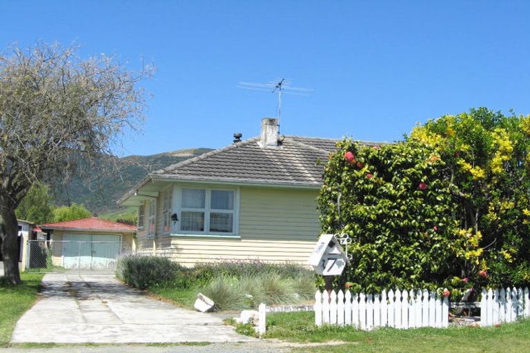 Photo of property in 7 Mcmahon Street, Stoke, Nelson, 7011