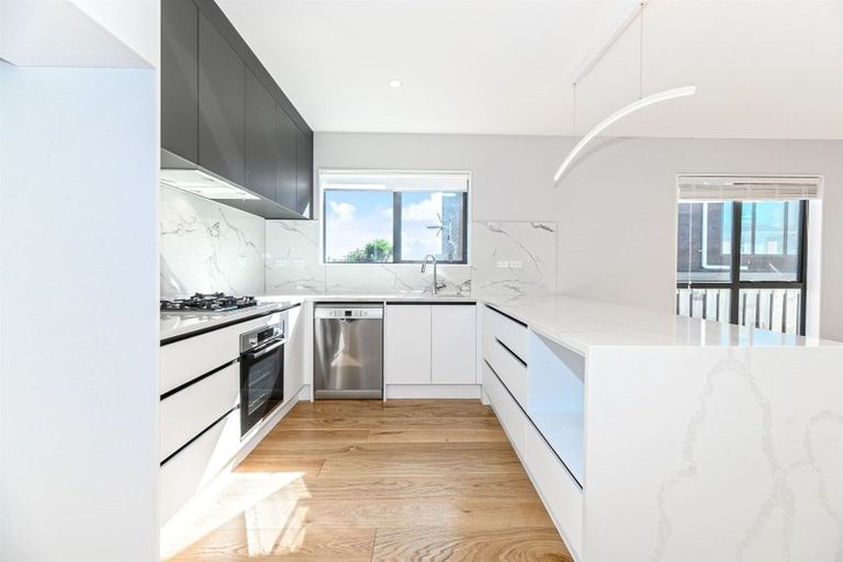 Photo of property in 8a Jeff Place, Howick, Auckland, 2014