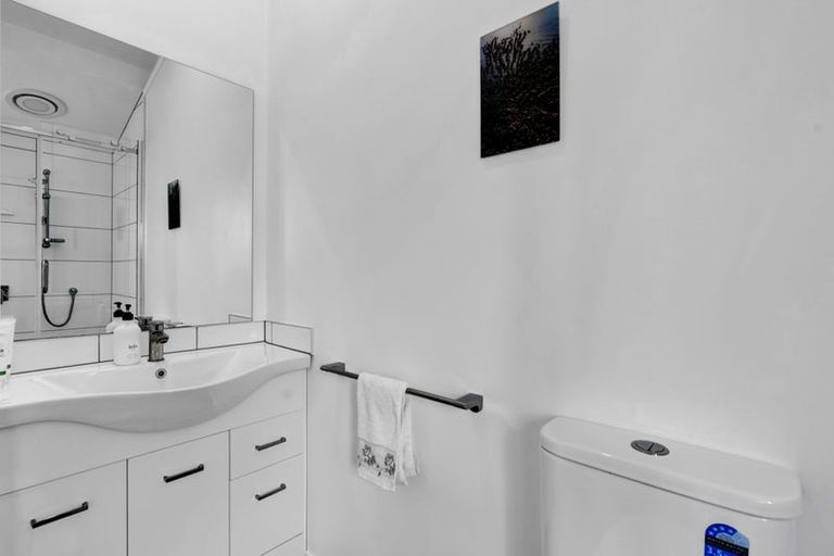 Photo of property in 11 Tasman Street, Opunake, 4616