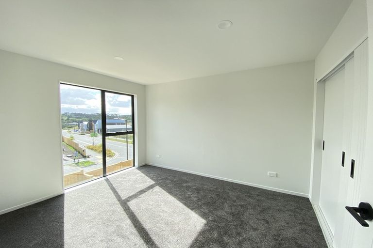 Photo of property in 117 Waekahu Road, Westgate, Auckland, 0814