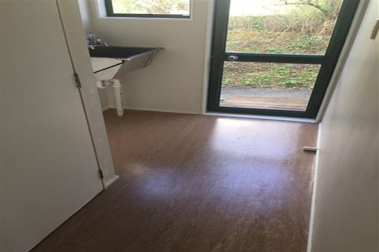 Photo of property in 15 Aldern Road, Massey, Auckland, 0614