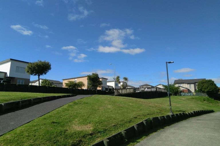 Photo of property in 3 Charta Place, Sunnyvale, Auckland, 0612