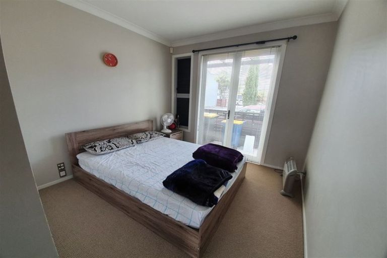 Photo of property in 11d Clearwater Cove, West Harbour, Auckland, 0618