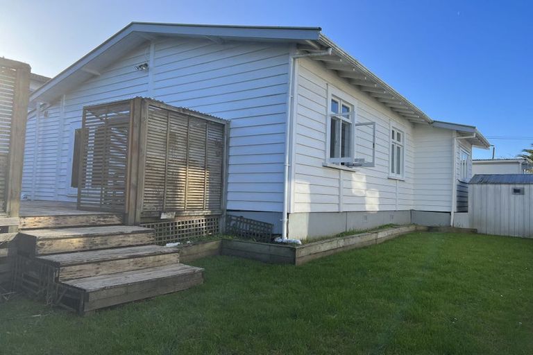 Photo of property in 6a Arawa Street, New Lynn, Auckland, 0600