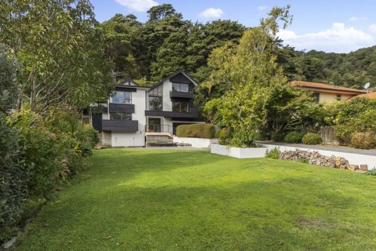 Photo of property in 3 Walter Road, Lowry Bay, Lower Hutt, 5013