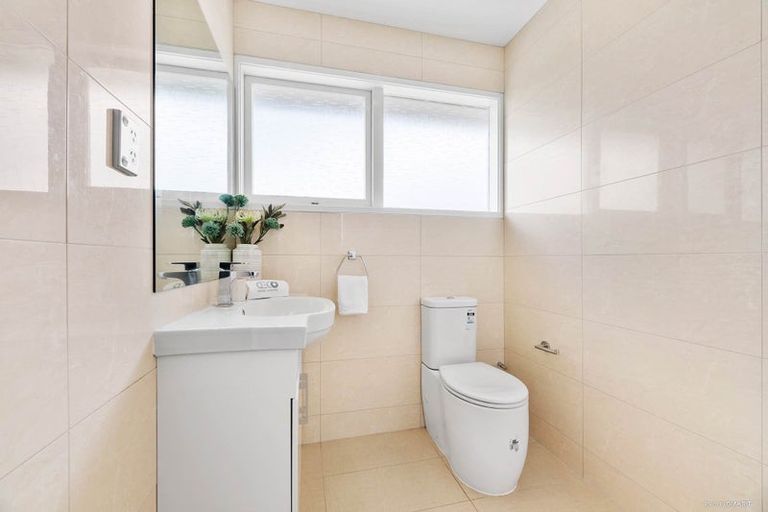 Photo of property in 58 Knightsbridge Drive, Forrest Hill, Auckland, 0620