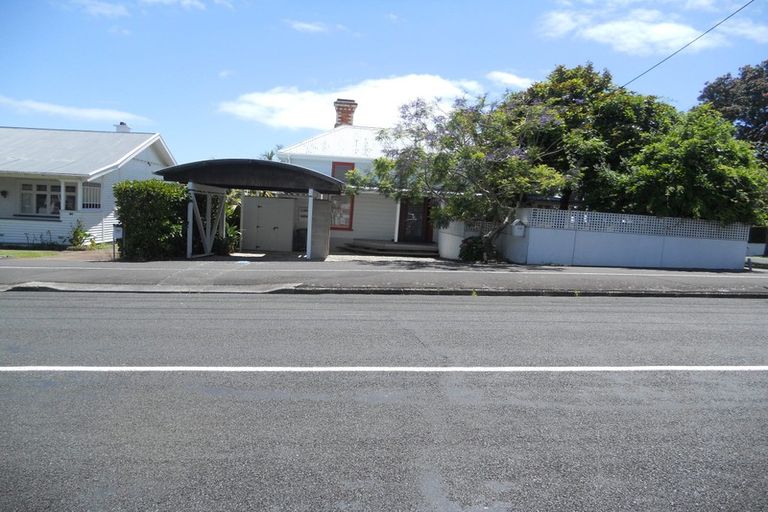 Photo of property in 128 Calliope Road, Stanley Point, Auckland, 0624