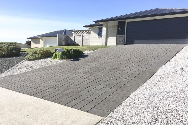Photo of property in 10 Bryan Gallagher Place, Welcome Bay, Tauranga, 3175