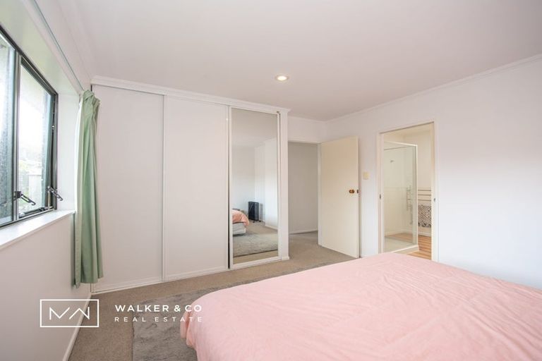 Photo of property in 2 Bathurst Street, Heretaunga, Upper Hutt, 5018