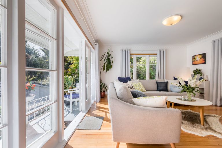 Photo of property in 31 Valley Road, Titirangi, Auckland, 0604