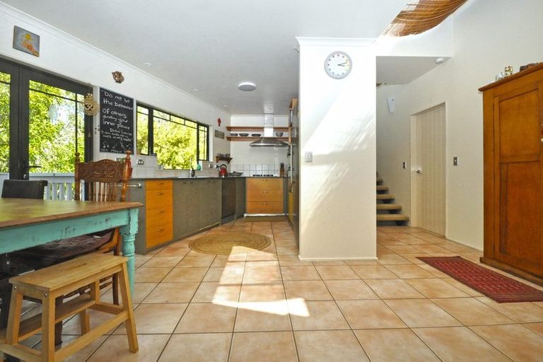 Photo of property in 2/710 East Coast Road, Milford, Auckland, 0620