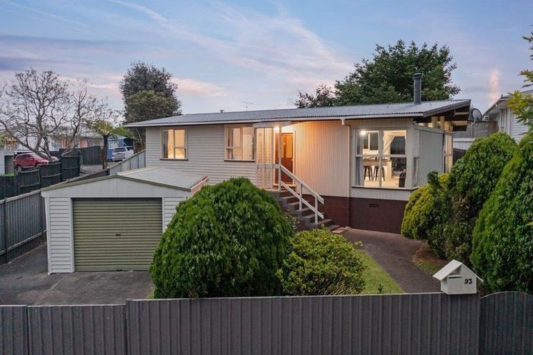 Photo of property in 93 Crawford Avenue, Mangere Bridge, Auckland, 2022