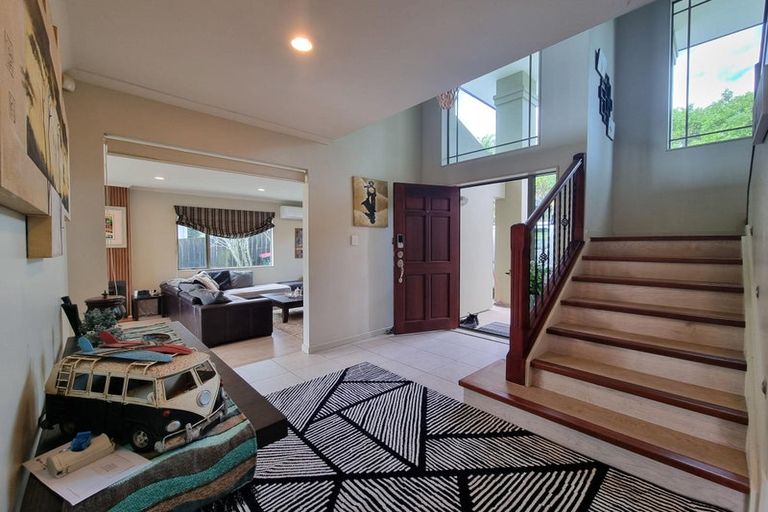 Photo of property in 15 Meteor Place, Schnapper Rock, Auckland, 0632