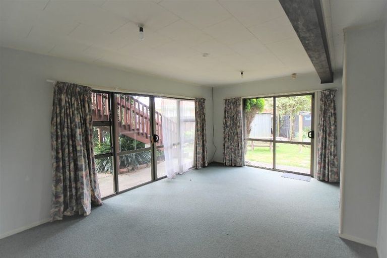 Photo of property in 8b Chichester Drive, Rosehill, Papakura, 2113