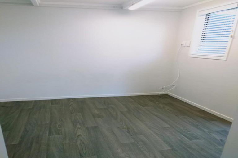 Photo of property in 1/19 Gulf Crest, Bucklands Beach, Auckland, 2012