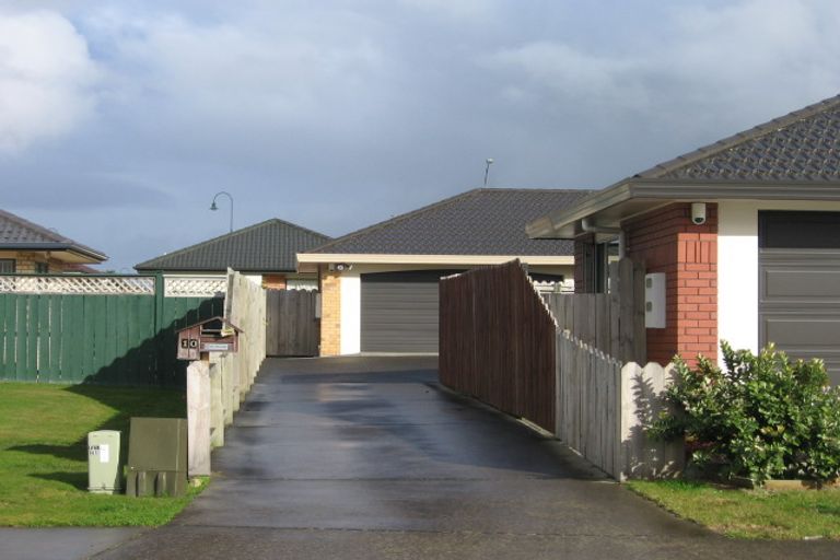 Photo of property in 10 Caltra Place, East Tamaki, Auckland, 2016