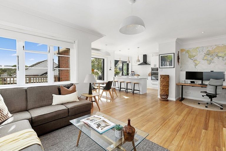 Photo of property in 69 Strathmore Avenue, Strathmore Park, Wellington, 6022