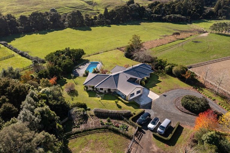 Photo of property in 417 Waitoki Road, Waitoki, Silverdale, 0994