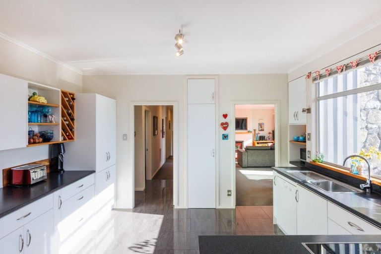 Photo of property in 15 Mountain View Road, Fitzherbert, Palmerston North, 4410