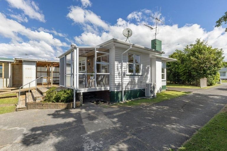 Photo of property in 3 Marlborough Street, Levin, 5510