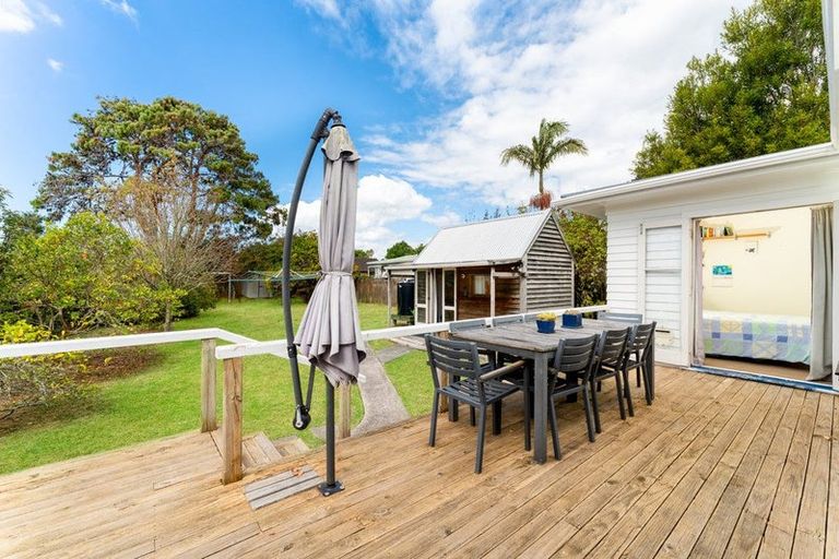 Photo of property in 7 Bayside Avenue, Te Atatu Peninsula, Auckland, 0610