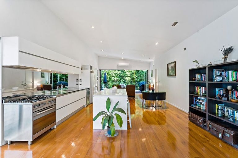 Photo of property in 16c Charmaine Road, Torbay, Auckland, 0630