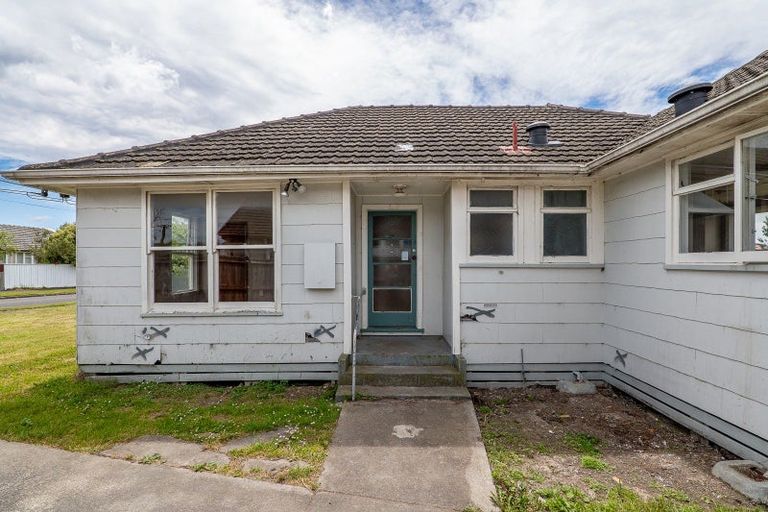 Photo of property in 14 Ealing Street, Northcote, Christchurch, 8052