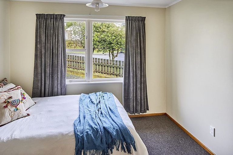 Photo of property in 85 Glanmire Road, Newlands, Wellington, 6037