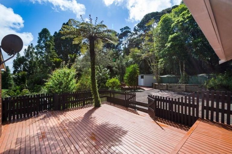 Photo of property in 53 Opanuku Road, Henderson Valley, Auckland, 0612