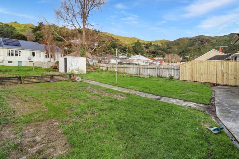 Photo of property in 11 Toomath Street, Naenae, Lower Hutt, 5011