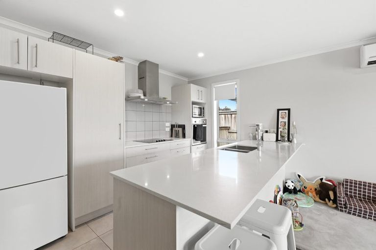 Photo of property in 12 Richardson Road, Omokoroa, 3114