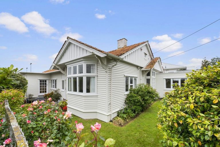 Photo of property in 15 Beauchamp Street, Karori, Wellington, 6012