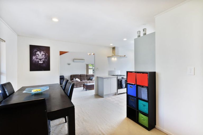 Photo of property in 2/23 Duncan Avenue, Te Atatu South, Auckland, 0610