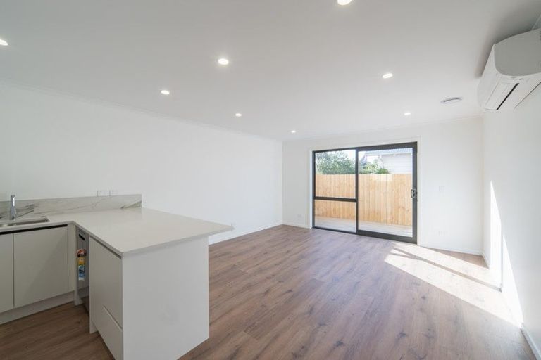 Photo of property in 2/4 Marama Street, Castor Bay, Auckland, 0620