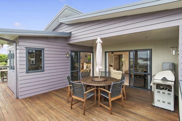 Photo of property in 36 Downing Place, Welcome Bay, Tauranga, 3112