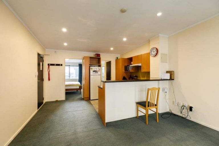 Photo of property in 22/3 Kelvin Grove, Te Aro, Wellington, 6011