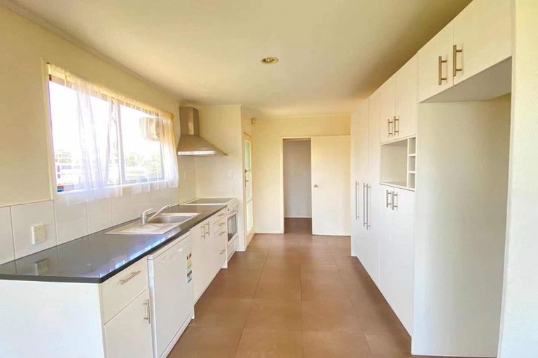 Photo of property in 39 Casuarina Road, Half Moon Bay, Auckland, 2012