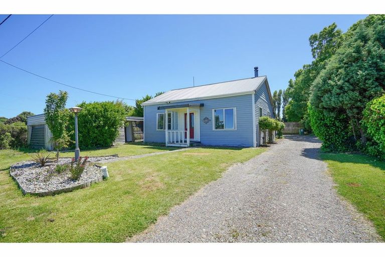 Photo of property in 12 Mclew Road, Kennington, Invercargill, 9871