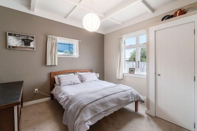 Photo of property in 2/10 Totara Road, Te Atatu Peninsula, Auckland, 0610