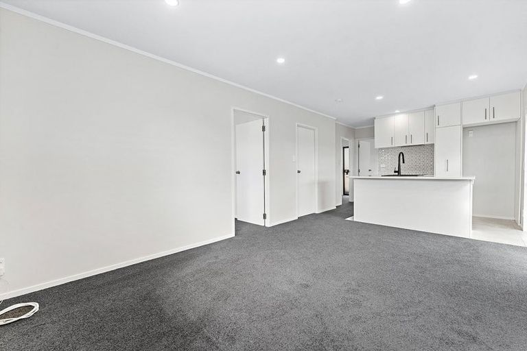 Photo of property in 2/222 Birkdale Road, Birkdale, Auckland, 0626