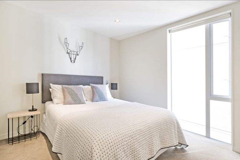 Photo of property in Piermont Apartments, 5e/82 Cable Street, Te Aro, Wellington, 6011